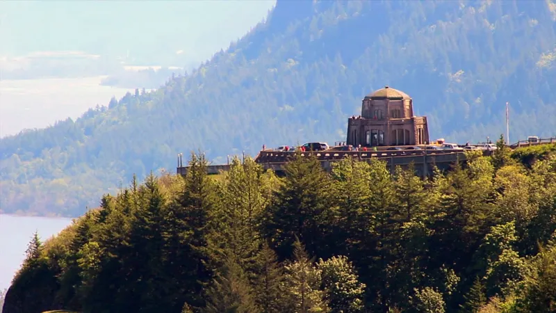 Truck crash blocks Historic Columbia River Highway in Columbia Gorge