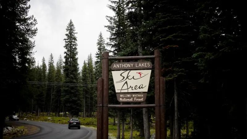 Rural Oregon ski areas plan out futures after tough year