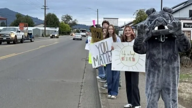Sutherlin students line Central Avenue with messages of hope at annual Signs of Hope event
