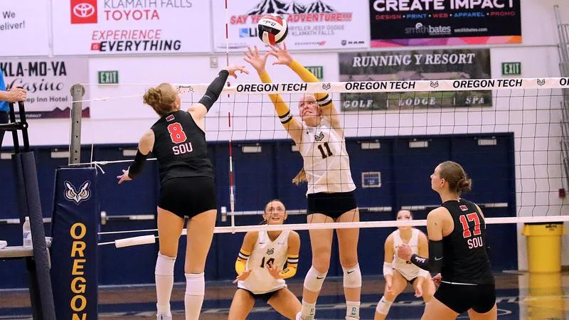 Lady Owls Drop Rivalry Game vs. Southern