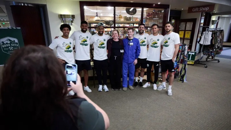 Timbers spend day off the field giving back to Portland community