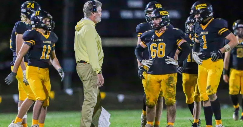 Prep Football: Camas Valley will host Riddle; Roseburg, South Umpqua to open league play