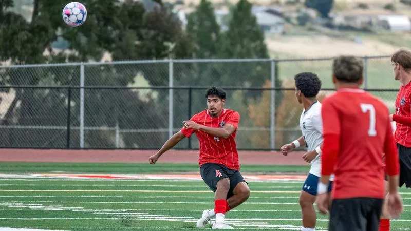 More late drama favors Raiders in 2-1 defeat of Geoducks