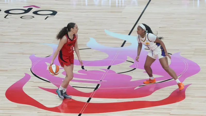 Ogwumike becomes 4th player in WNBA history with 8,000 points as the Sparks beat the Fire 105-84