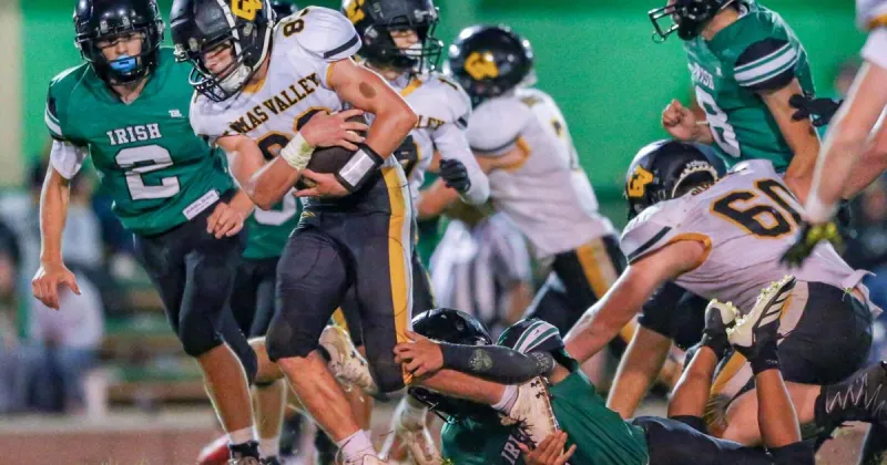 Prep Football: Camas Valley overwhelms Riddle for 56-18 nonleague win