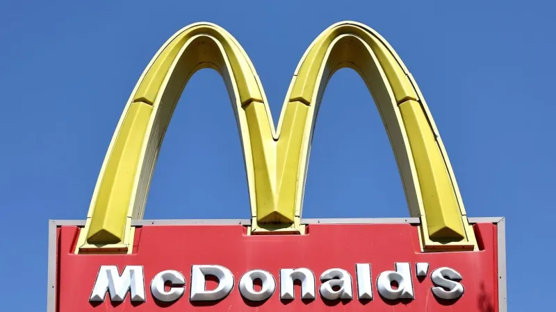 Roseburg man, 28, charged after throwing smoothie at McDonald's window, police say