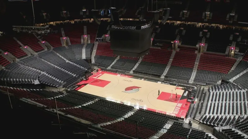Mayor, sports economist disagree on public value of Moda Center renovation
