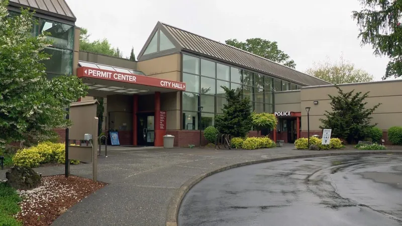 Tigard police sergeant accused of exposing himself at gym