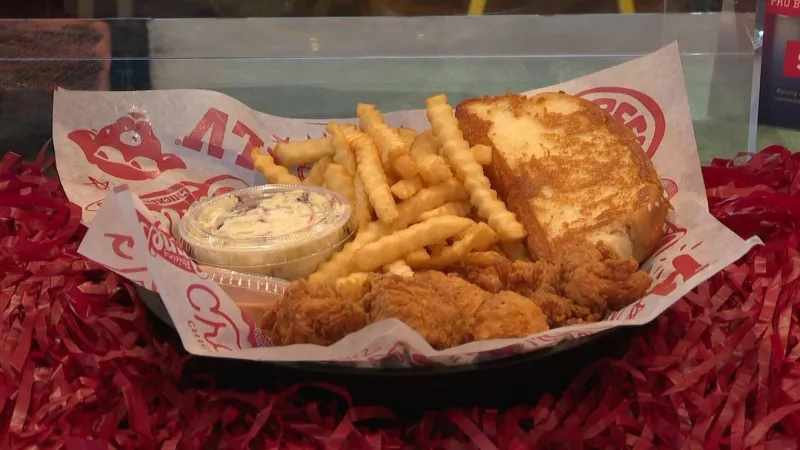 Raising Cane's chicken opens new Oregon location in Gresham