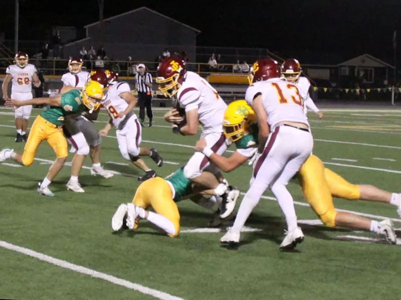 Huskies up football record to 3-0 with 42-7 win over JC
