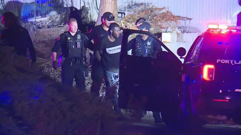 Suspect arrested after liquor store robbed in Northeast Portland