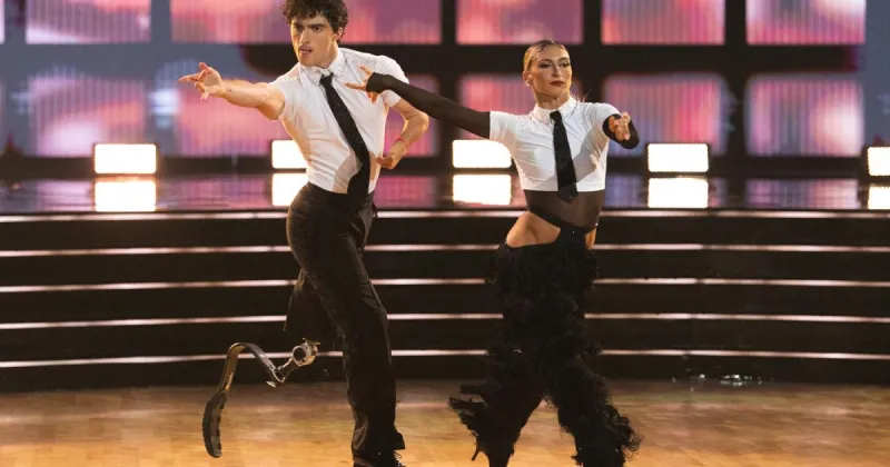 Ezra Frech makes bold moves on 'Dancing with the Stars'