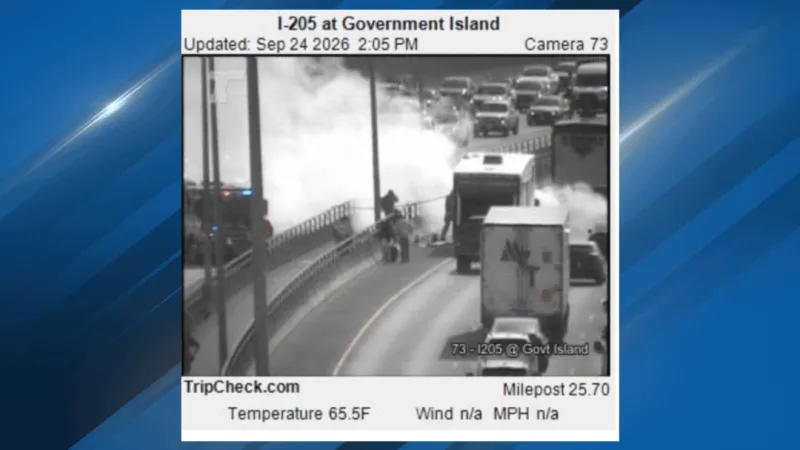 Car fire shuts down all traffic on I-205 at Glenn Jackson bridge