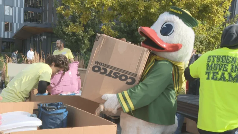 "Unpack the Quack" kicks off as semester move-in begins for University of Oregon freshmen