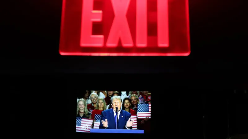 As election enters its final stretch, some Republicans are distancing from Trump