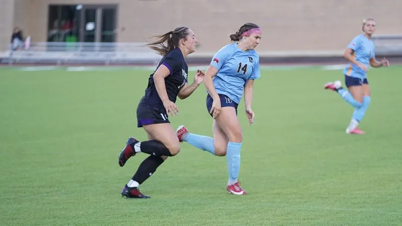 Early Spurt Leads No. 9 Yotes to Victory