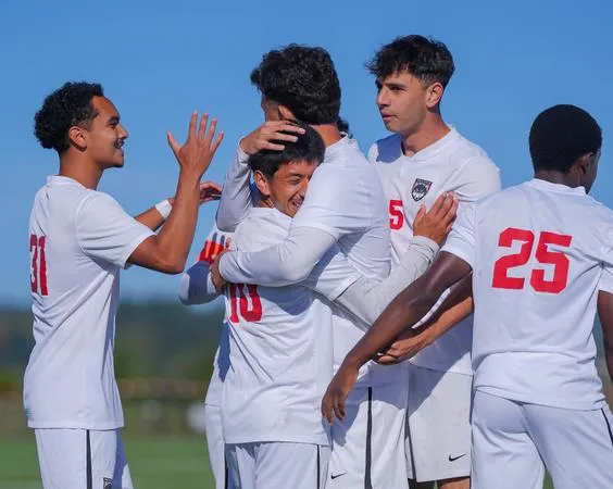 Wolves Stun Vikings with Late Goal for 3-2 Win