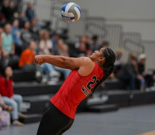 Nighthawks Edge Wolves in Four Sets