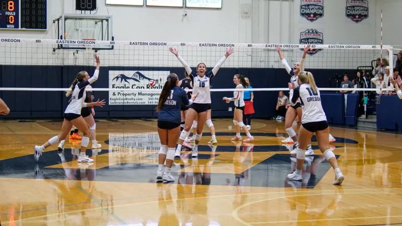 Mountaineers Keep Rolling with Sweep of Walla Walla