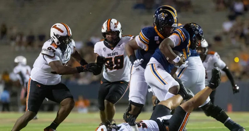 Oregon State defense shines in dominating road win