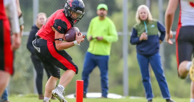 Prep Football: Elkton overruns Days Creek for 50-24 SD3 win