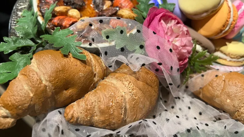 A Portlander's second act making realistic fake food and other props for the stage