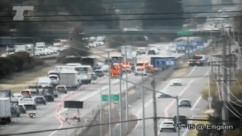 Crash partially blocks I-5 southbound near Wilsonville