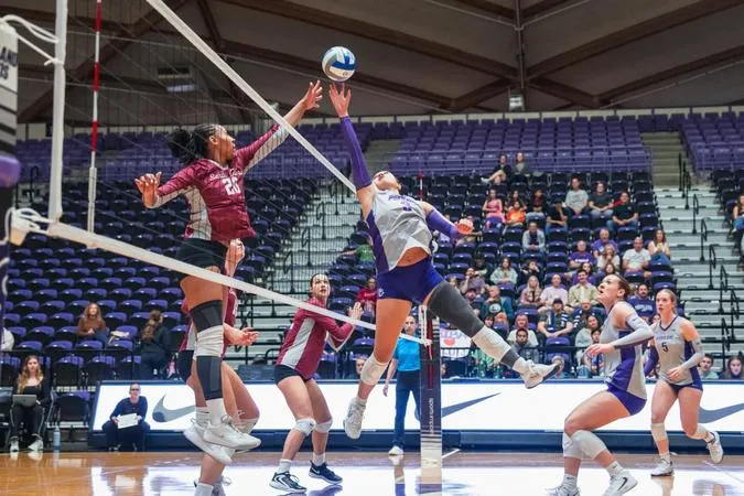 Pilot Volleyball Lose to Santa Clara