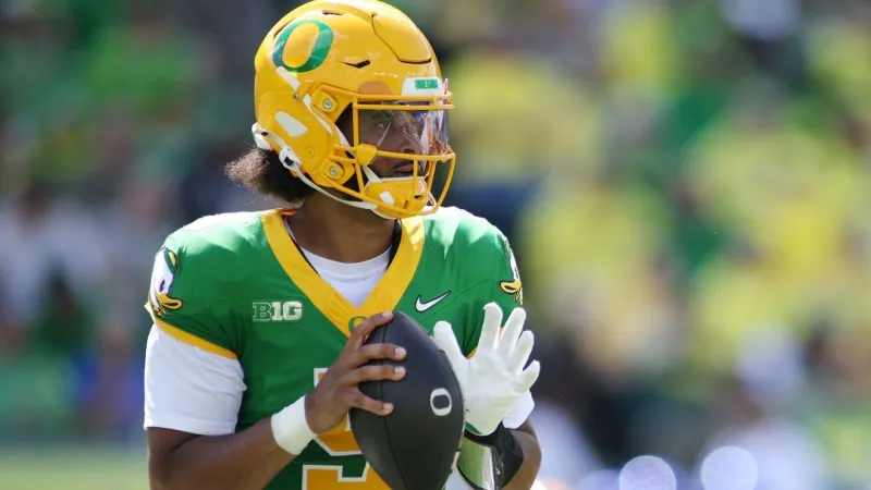 Athletic trainers' swift response praised after Dante Moore illegal hit