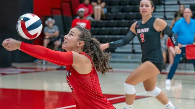 No. 17 Raiders take down Eagles in 4 sets