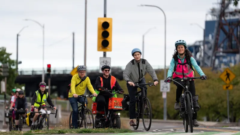 OPB's First Look: Skip carmageddon with a bike bus
