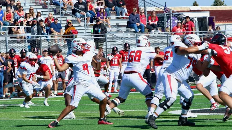 Raiders come up clutch to take FC West opener at UMW, 28-27