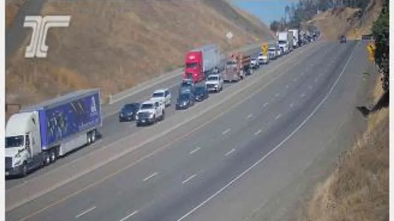 Overturned semi blocks I-5 southbound near Roseburg; full closure possible
