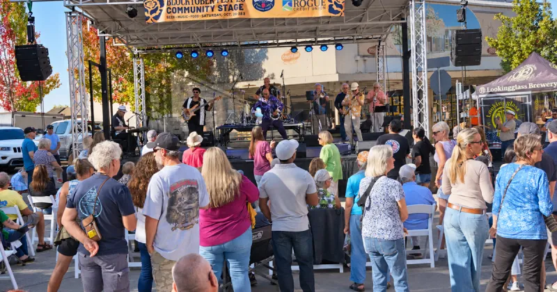 Roseburg Blocktober Fest drew thousands to Historic Downtown Roseburg