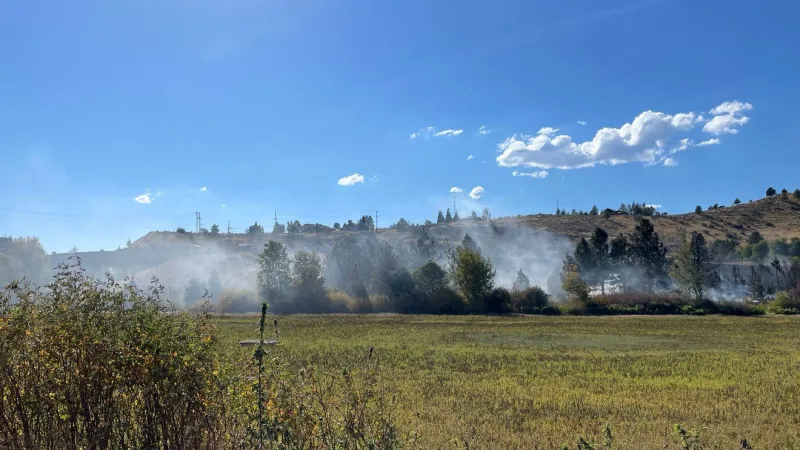 Klamath County crews tackle two escaped fires in Klamath Basin