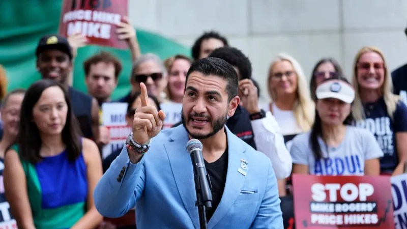 'Medicare for All' message attracts midterm voters buckling under medical bills