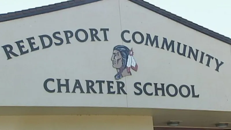 Reedsport football forfeits homecoming game vs. Camas Valley due to player shortages