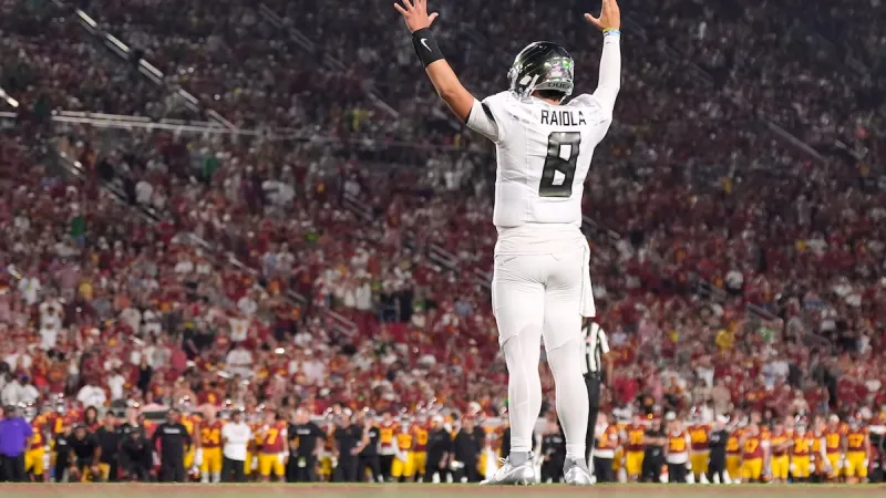 QB Raiola to start with Moore ruled out of No. 13 Oregon's game against No. 21 UCLA