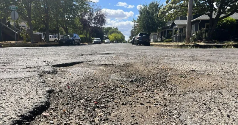 Albany City Council approves street maintenance fee with mayor breaking tie