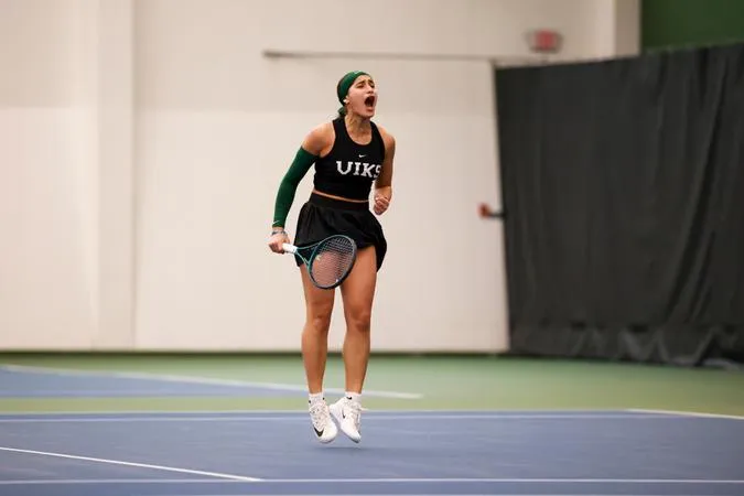 Hana Abdelhamid, Nikhitha Suresh Play Their Way into Main Singles Draw on Opening Day of ITA Northwest Regionals
