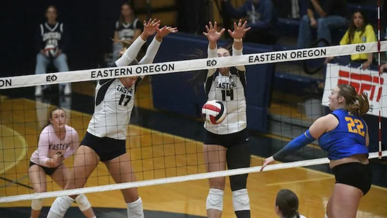 EOU Volleyball Rolls Past Northwest in Straight Sets