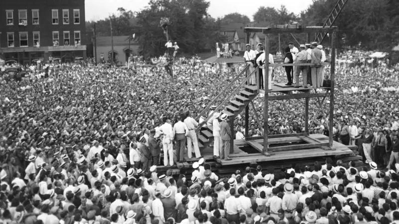 The U.S. last held a public execution in the 1930s. The Pentagon wants to change that