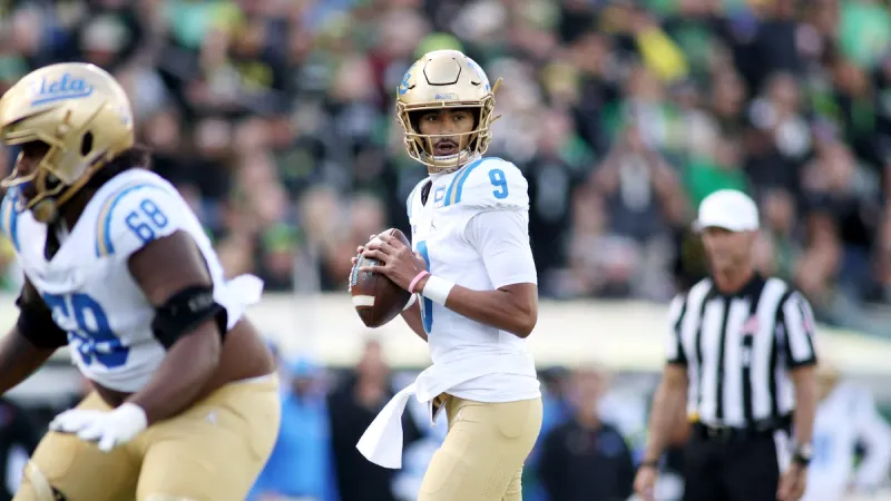 UCLA quarterback Iamaleava injured late in the first half against Oregon