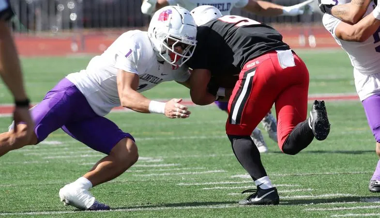Linfield defense handcuffs Boxers in 42-3 road win