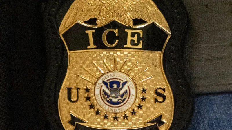 Salem Police investigate after 30 people surround and block ICE agents