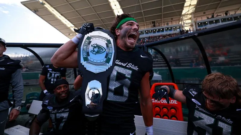 Vikings Cruise Past Utah Tech, Win Back-to-Back Conference Games for First Time since 2022