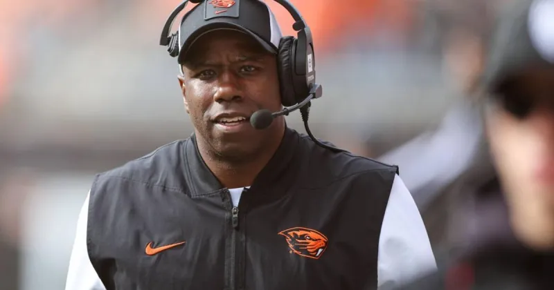 Oregon State's JaMarcus Shephard visits with Sweet Home football