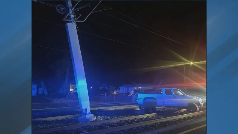 Driver crashes stolen pickup on MAX tracks on East Burnside, deputies say