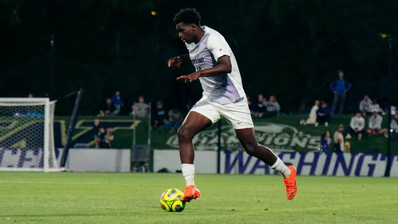 Ajagbe Adds to Honors, Named TopDrawerSoccer Player of the Week