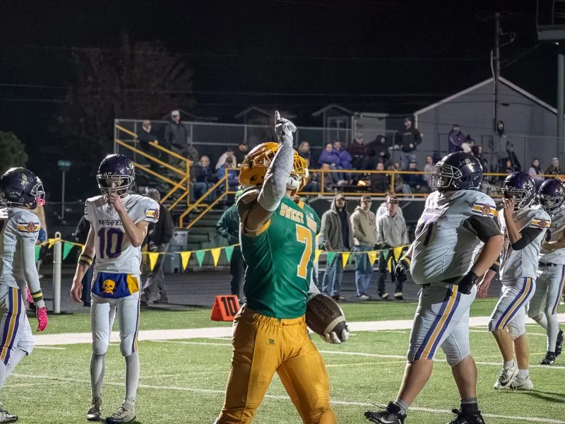 Huskies stay unbeaten with Homecoming win over Marshfield